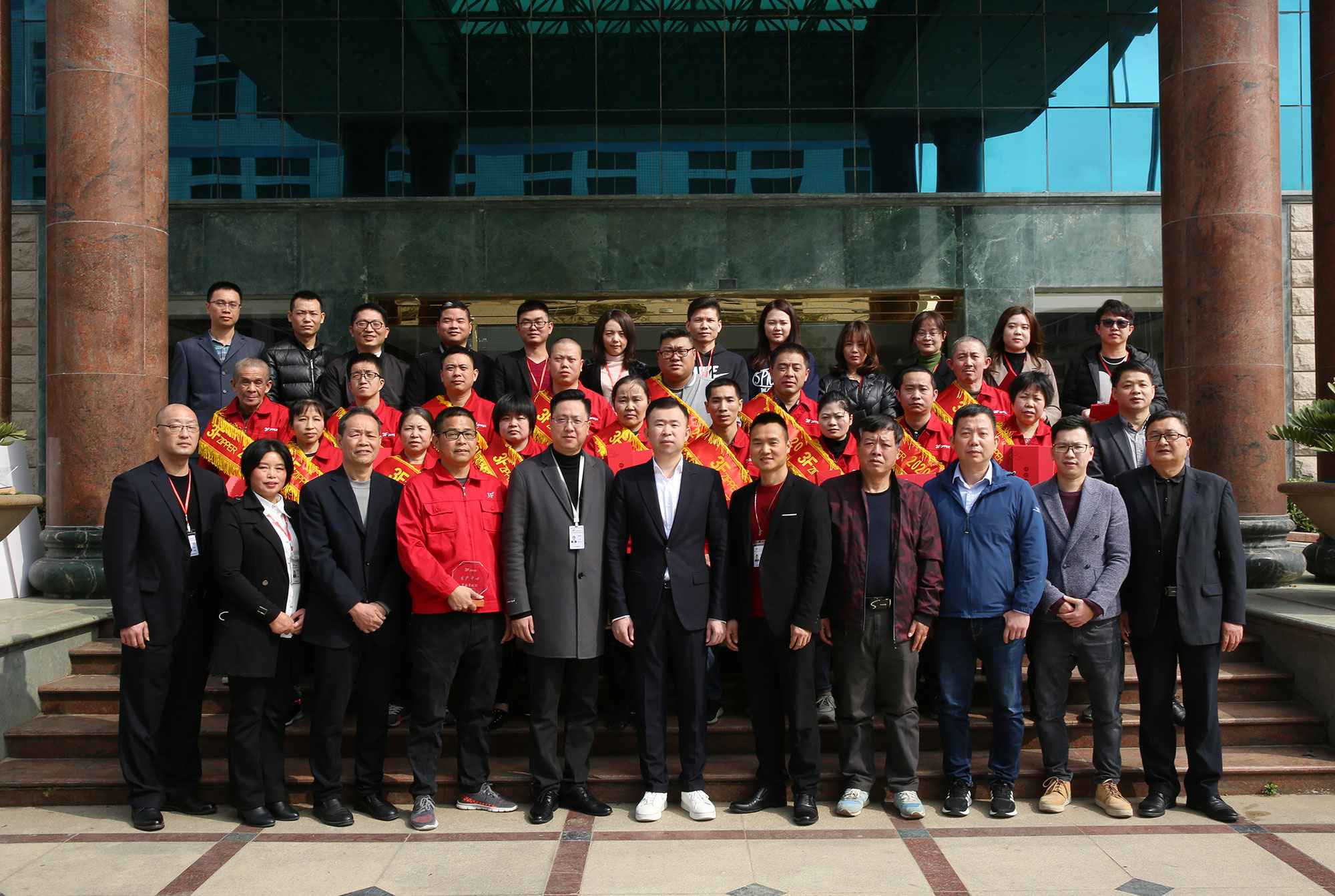 3F半岛网页版登入页面-半岛online(中国)召开2020年度经营总结暨表彰大会
